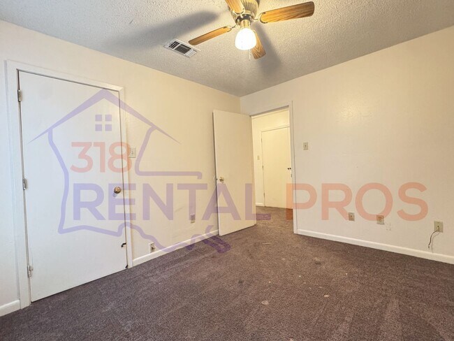 Building Photo - 2708 Kavanaugh Rd