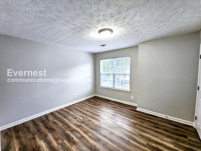 Building Photo - 2800 Pebblebrook Ct