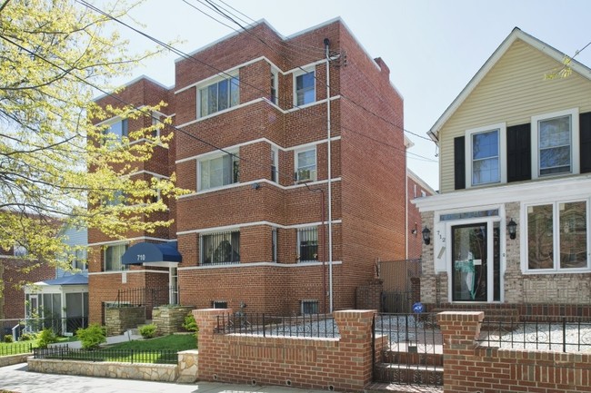 Building Photo - 710 Jefferson St Apartments