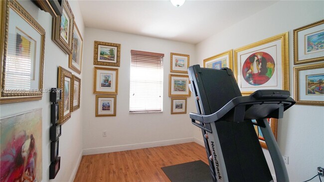 Building Photo - 928 SW 154th Path