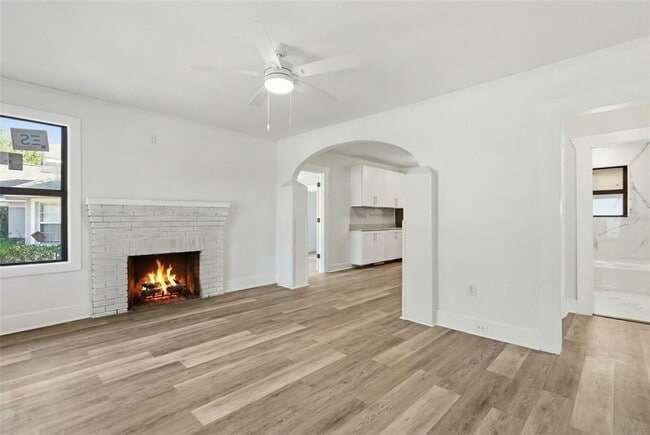 Building Photo - 1326 13th Ave S