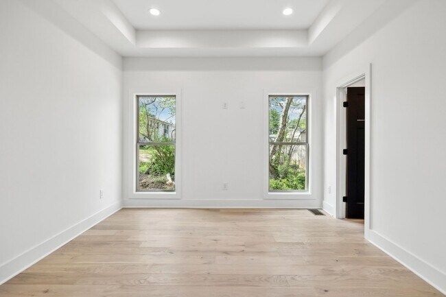 Building Photo - 827 Oconnor St