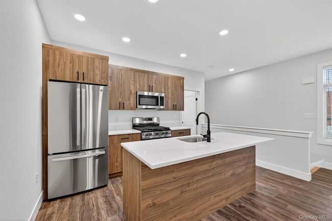 Building Photo - 19 Welling Pl