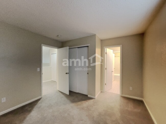 Building Photo - 2108 Hibbard Ln