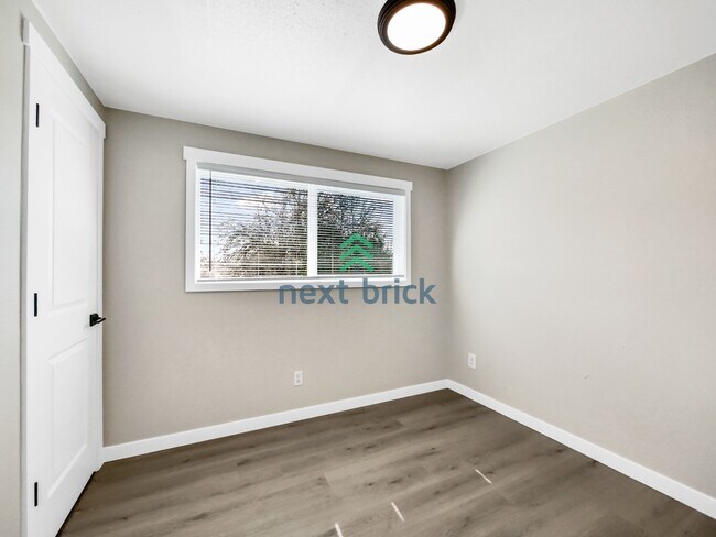 Building Photo - Beautiful 3 beds, 1 bath Single Family Home is available for Rent in Renton!