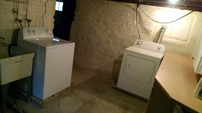 Laundry Rm - 25 N Park St