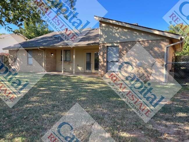 Building Photo - Charming Edmond Home