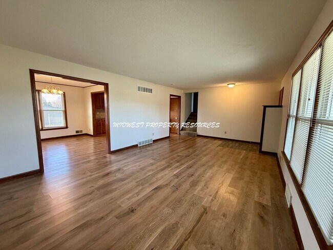 Building Photo - Spacious 3 Bedroom Home with Finished Lower Level & Large Fenced Yard