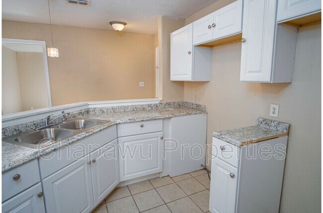 Building Photo - 717 N Colorado St