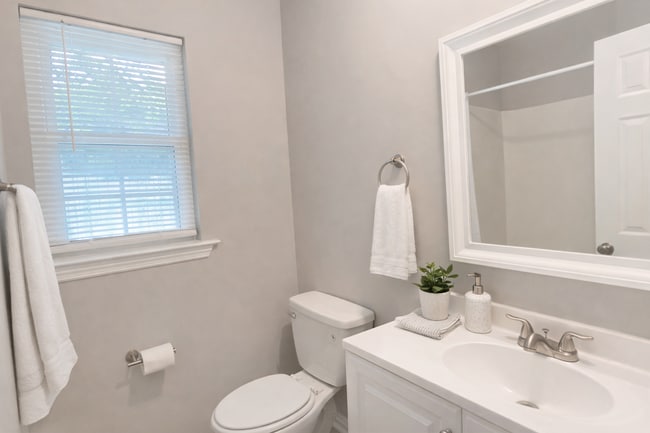 Building Photo - 25 Davidson Ave