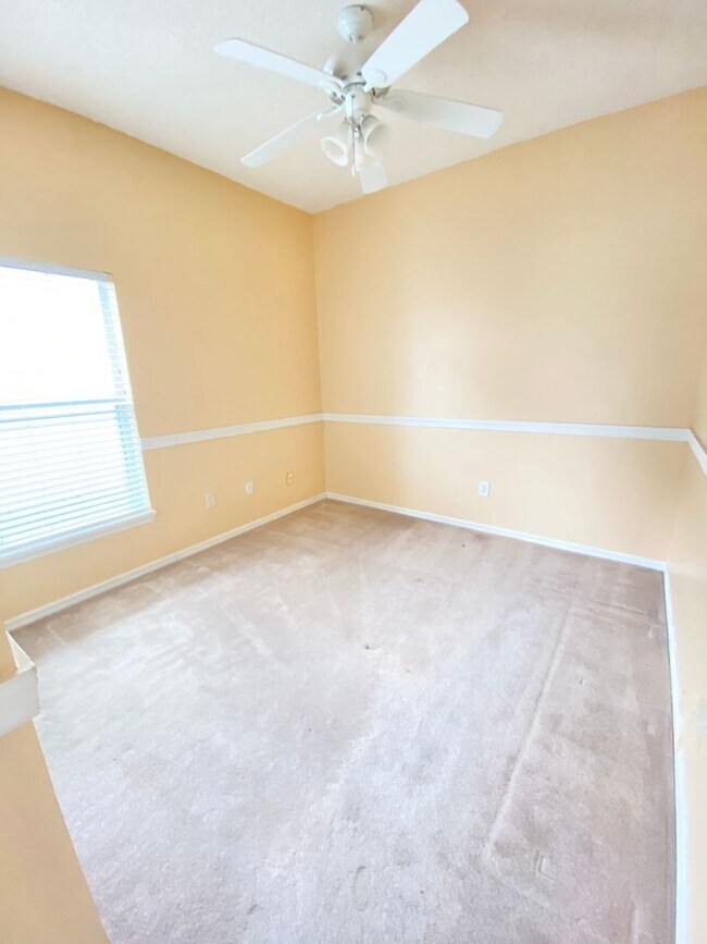 Building Photo - Beautiful Lake View Home in Waterside Estate!