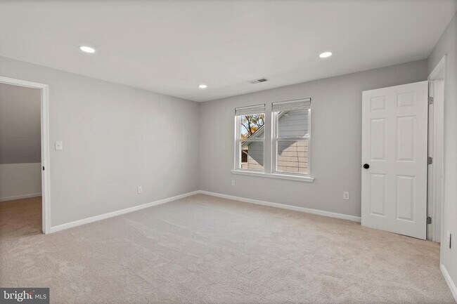 Building Photo - 3809 W Cold Spring Ln