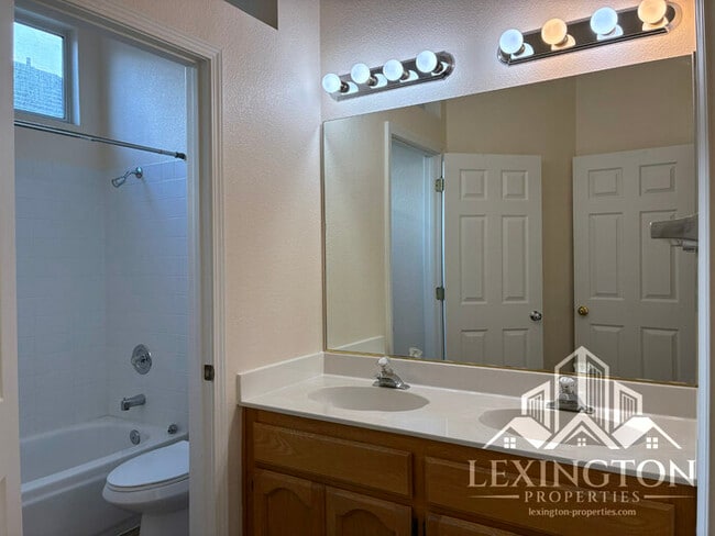 Building Photo - Beautifully updated, 3BD/2BA+office, Home in Rocklin – off Stanford Ranch Rd. near Willard Park