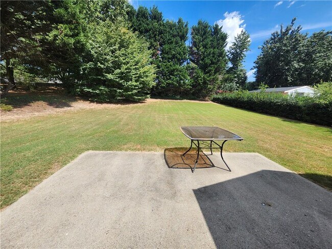 Building Photo - 1052 Ludwick Way