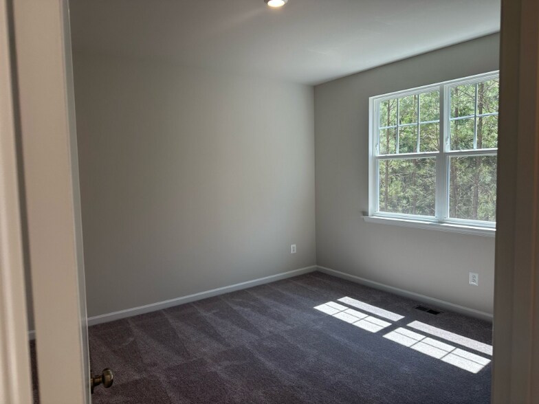 Building Photo - 5644 Yellow Jasmine Ter