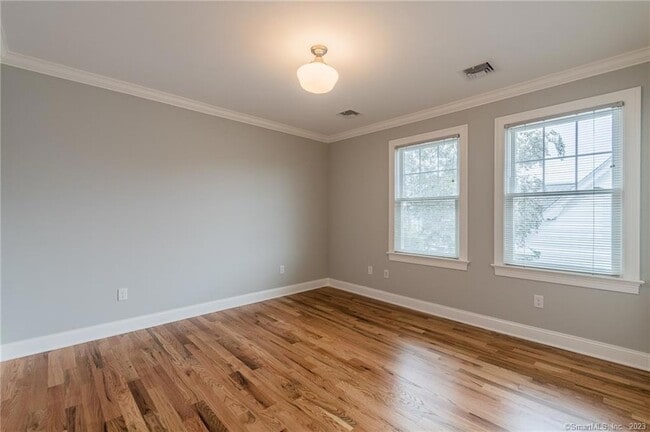 Building Photo - 192 Montauk Ave