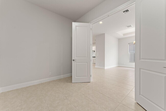 Building Photo - 12622 Nautilus Cir