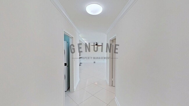 Building Photo - 2Bd 2Ba Spacious Newport Bay Front Condo