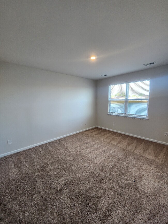 Building Photo - 3537 Bells Lk Cir