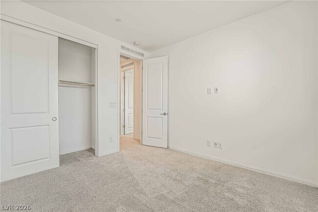 Building Photo - 228 Vanhoy Ave
