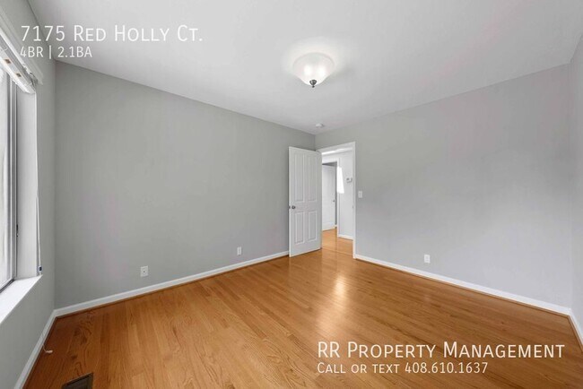 Building Photo - 7175 Red Holly Ct