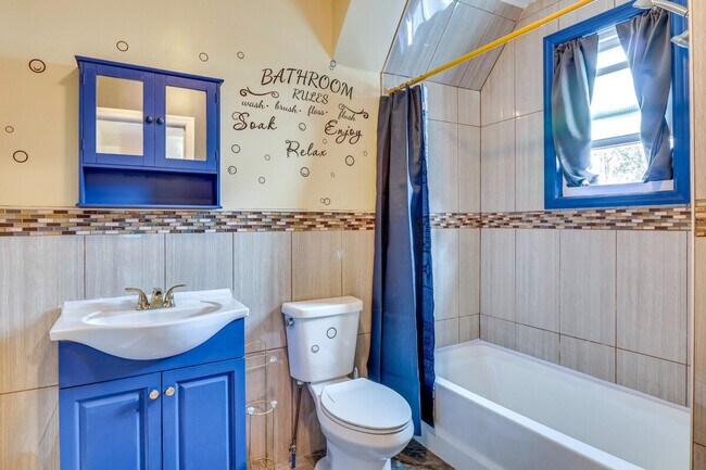 Building Photo - 787 S 13th St