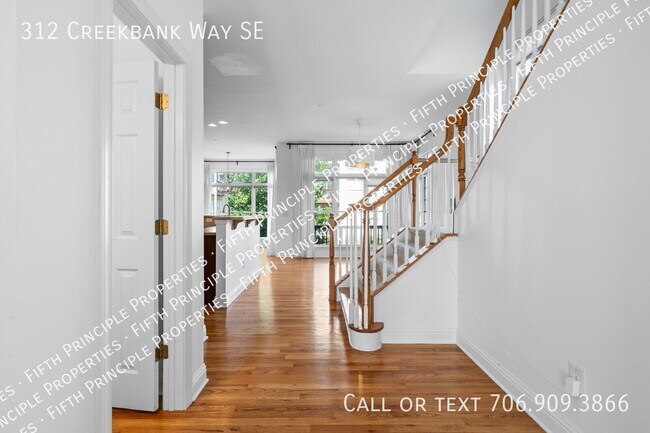 Building Photo - 312 Creekbank Way SE
