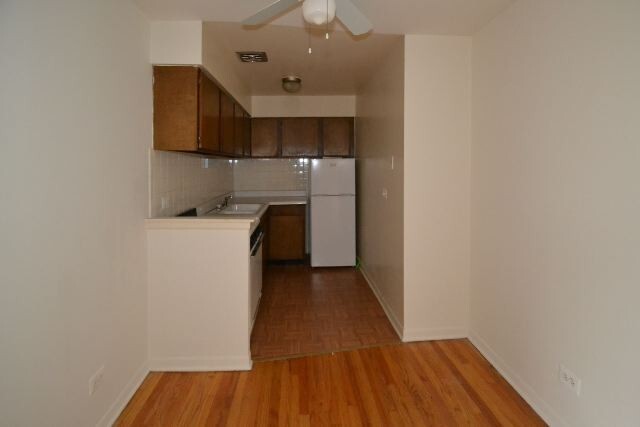 Building Photo - 535 W Aldine Ave