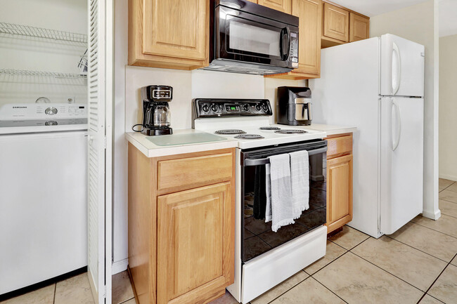 Building Photo - 12621 Westhampton Cir