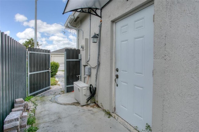 Building Photo - 27775 SW 133rd Path