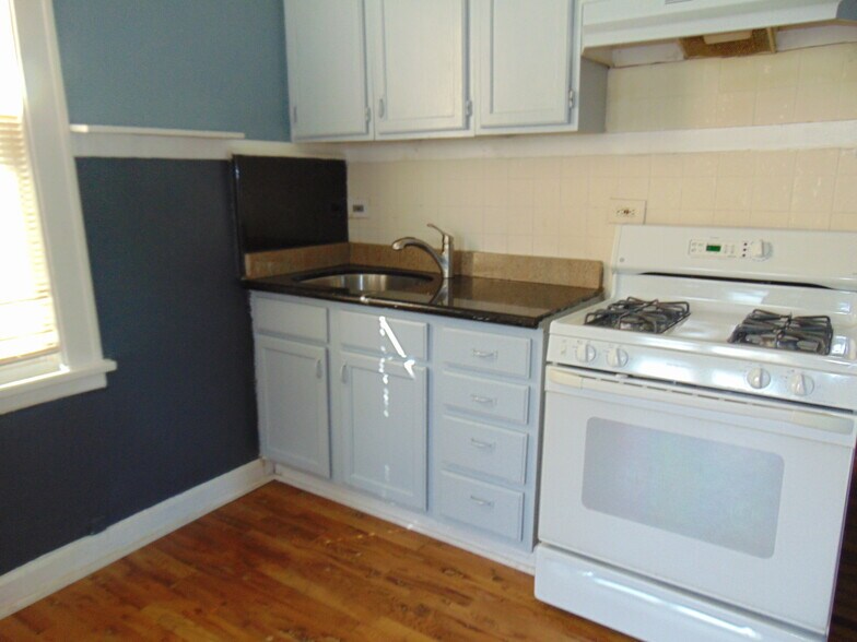 Building Photo - 8353 S Brandon Ave