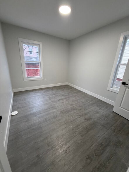 Building Photo - 162 Renner Ave