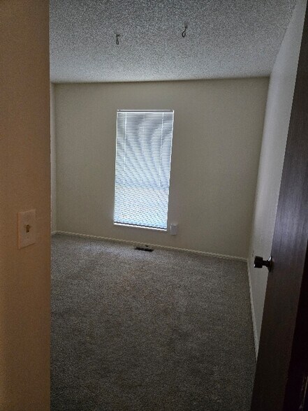 Building Photo - 1570 S Salida Way