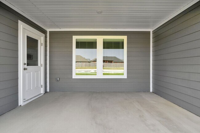 Building Photo - Brand-New 3 Bedroom Home in Prairie Grove! Move-in Ready! FENCE INCLUDED!
