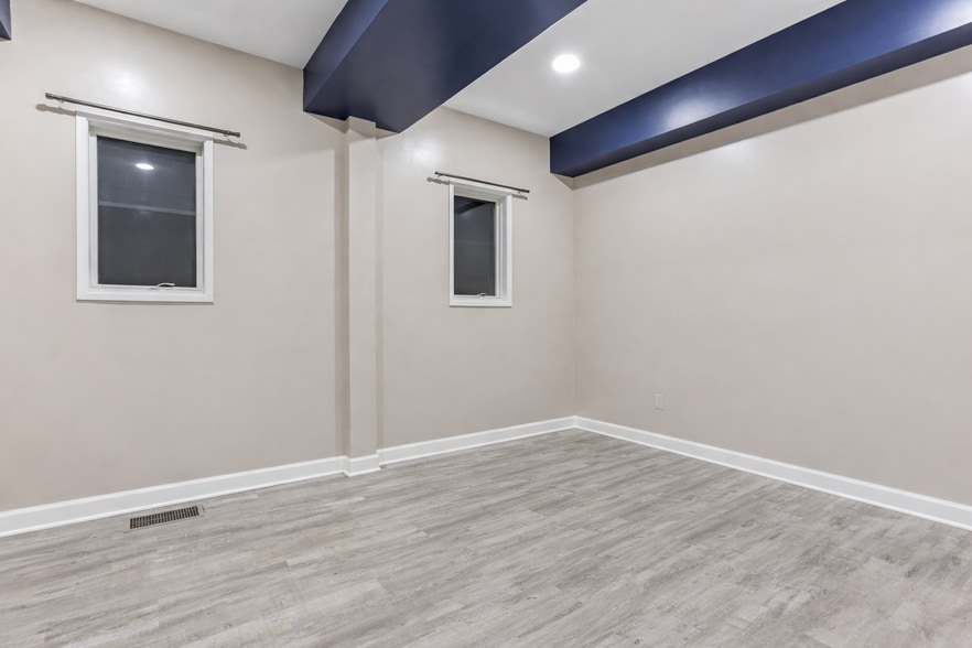 Building Photo - 1523 S East St