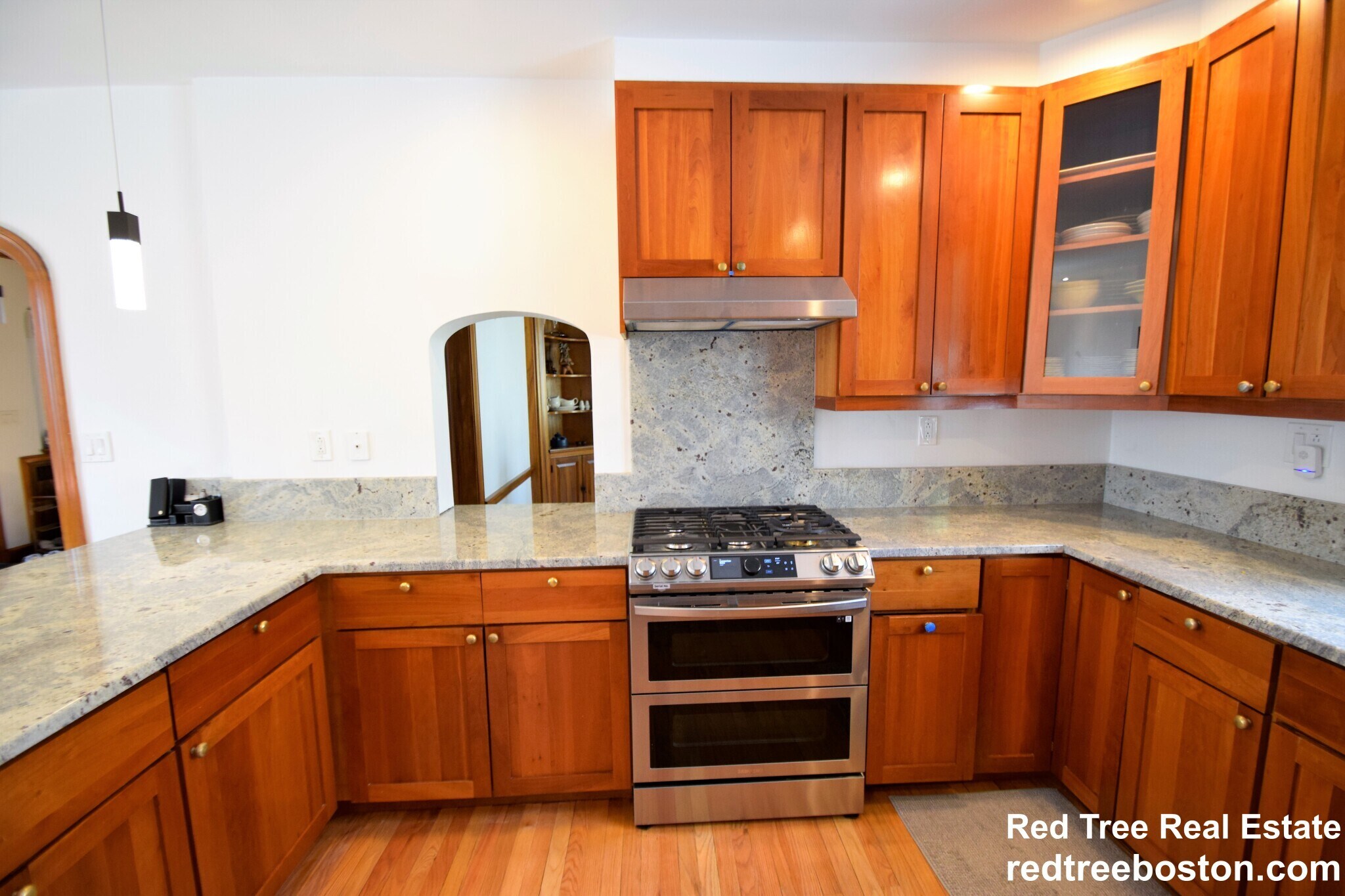 Building Photo - 75 Somerset Rd