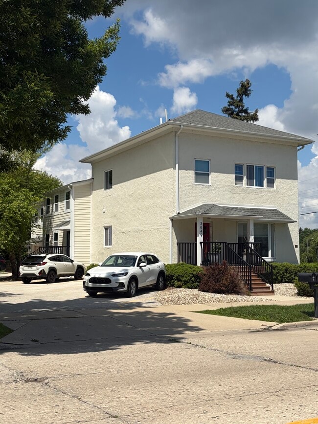 Building Photo - 3949 S Packard Ave