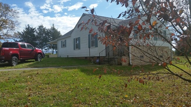 Primary Photo - 818 Ridge Rd