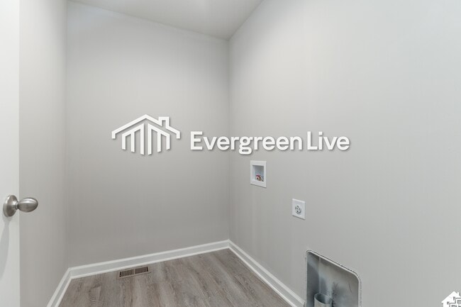 Building Photo - 108 Burlington Dr