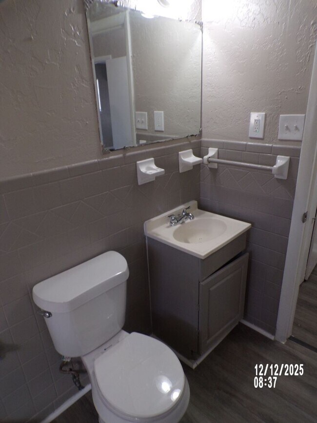 Building Photo - Great re-do