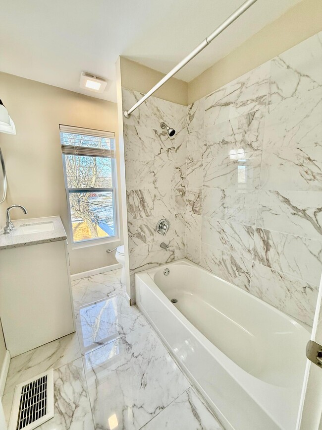 Building Photo - 575 Gilbert St