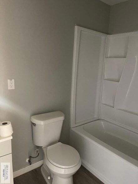 Building Photo - 121 N Rose St