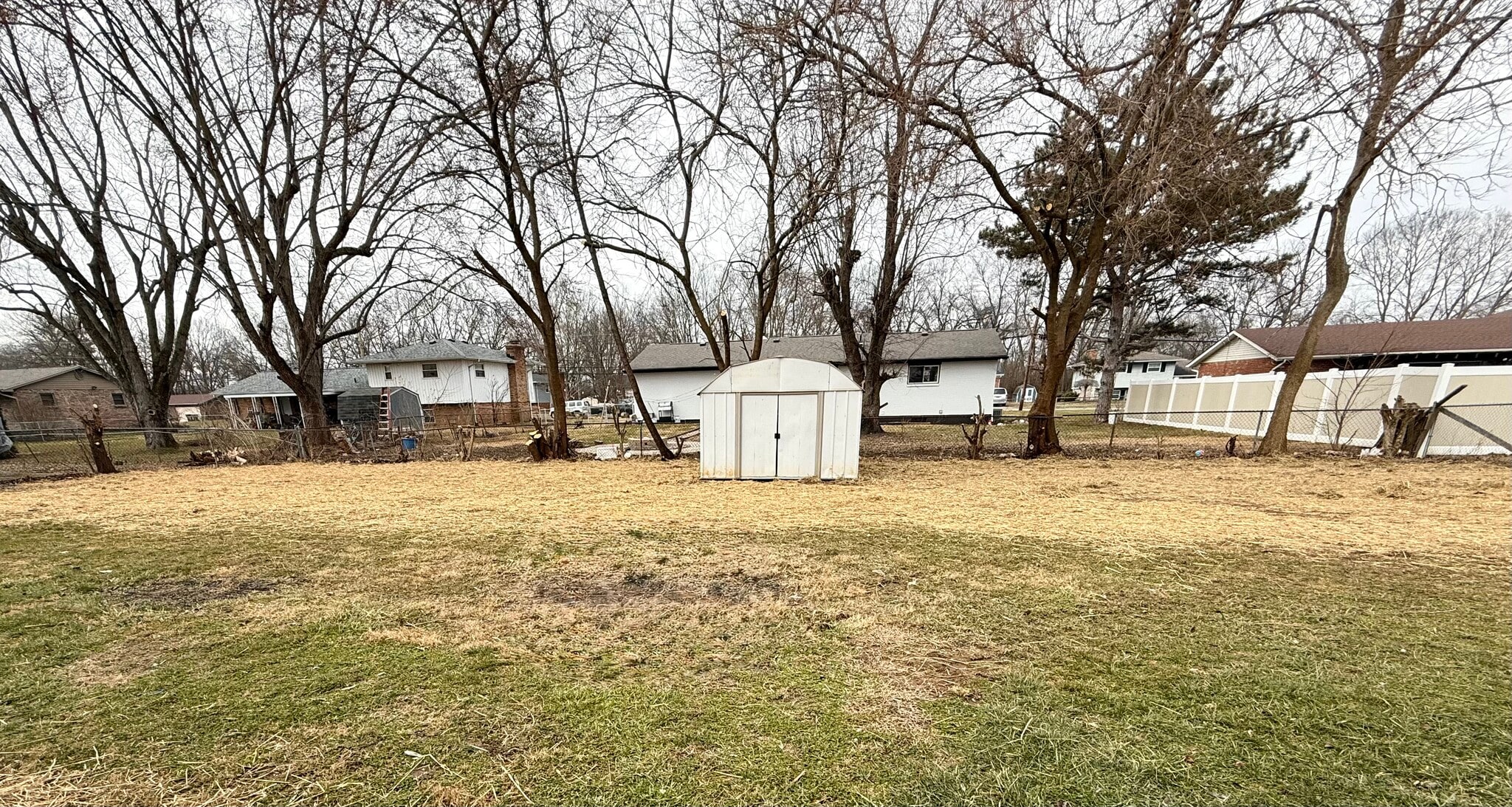 Winter backyard - 5363 Burgundy Pl