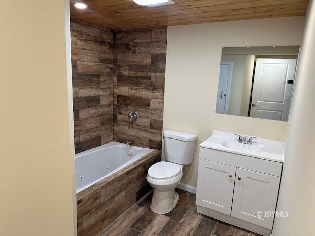 Building Photo - LOG CABIN RENTAL WALK TO TOWN