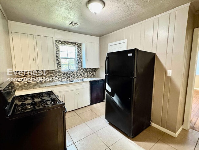 Building Photo - 917 S Urbana Ave