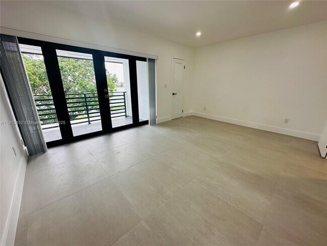 Building Photo - 7157 W 19th Ct