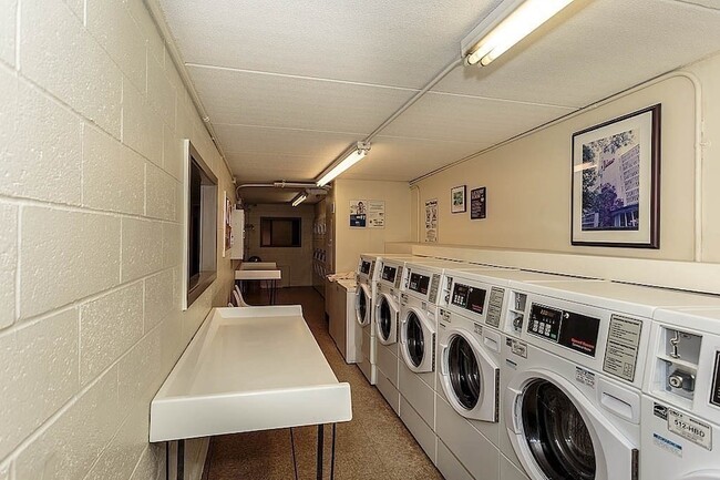 Building Photo - 200 Swanton St