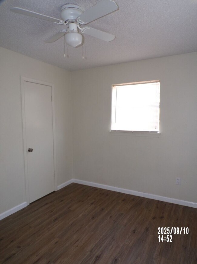 Building Photo - Great home close to Voch-tech, southwester...