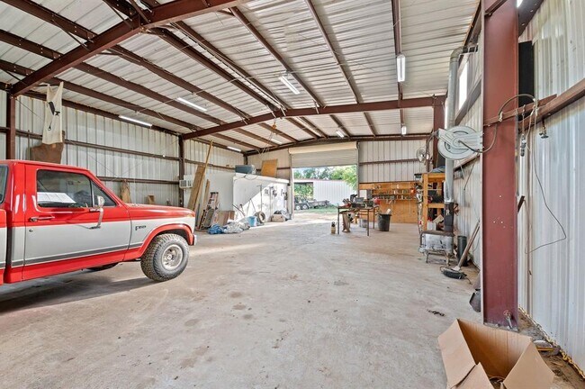 Building Photo - 4771 Co Rd 473
