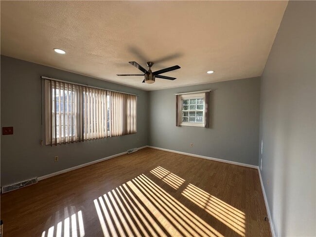 Building Photo - 65 Ingalls St